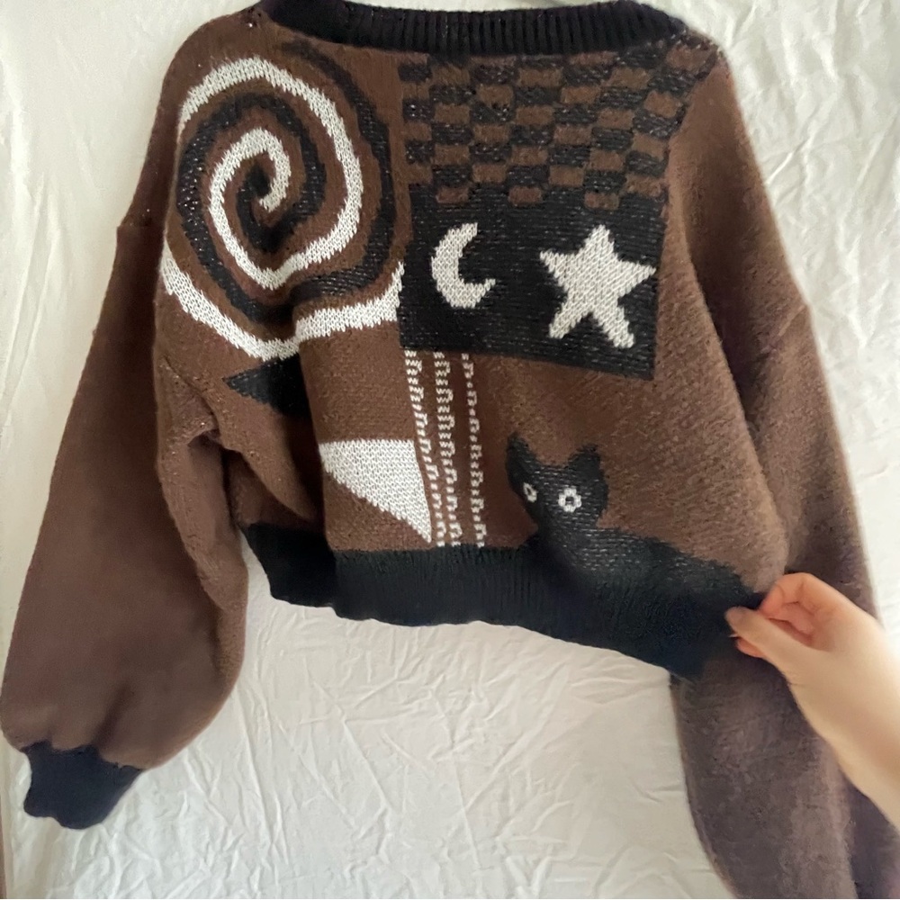 Cat graphic design cropped sweater